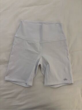 🤍 Alo Yoga High-Waist Biker Shorts - White 🤍